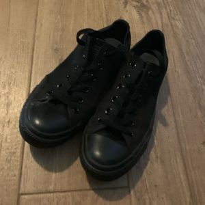 Women’s Converse black